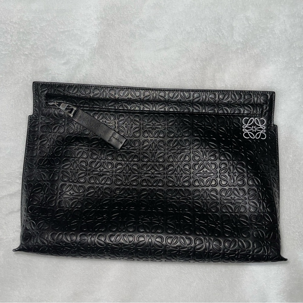 LOEWE T POUCH
